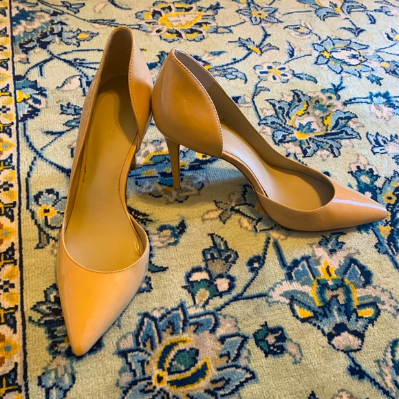 Ann Taylor Shoes - Ann Taylor Nude Color Pumps